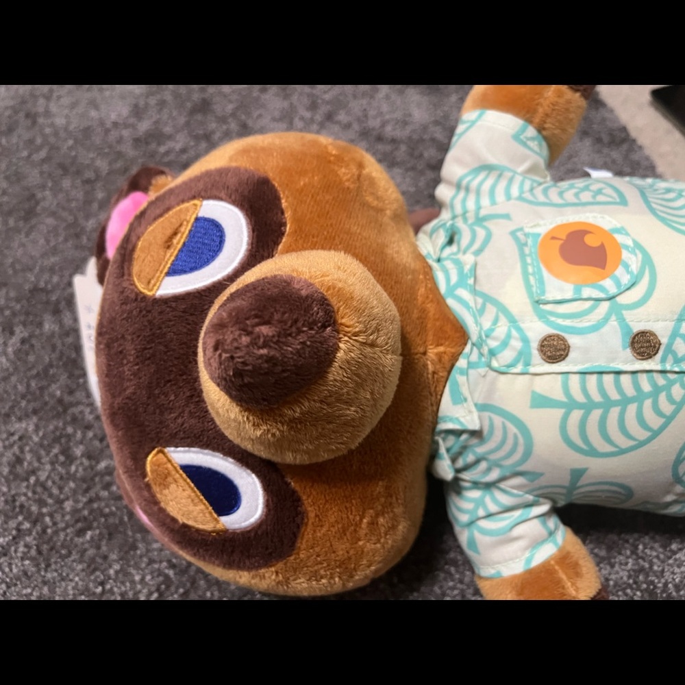 Animal Crossing™: New Horizons Tom Nook - Summer